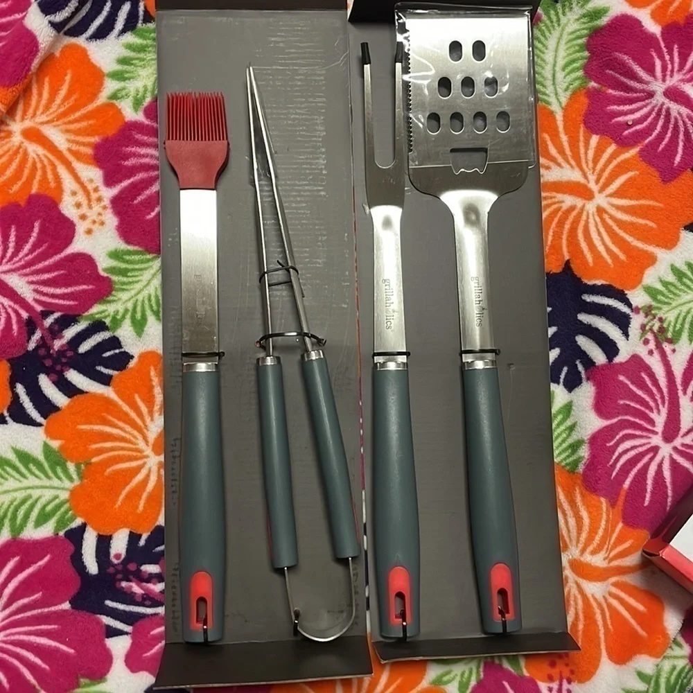 Brand New Grillaholics BBQ 4-Piece Heavy Duty Stainless Steel Grill Tools Set